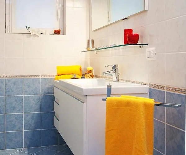 5-1 Of 11 In An Exclusive By Italian